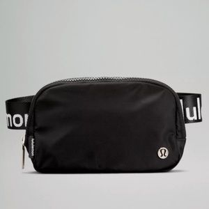 Lululemon Woodmark Everyday Belt Bag